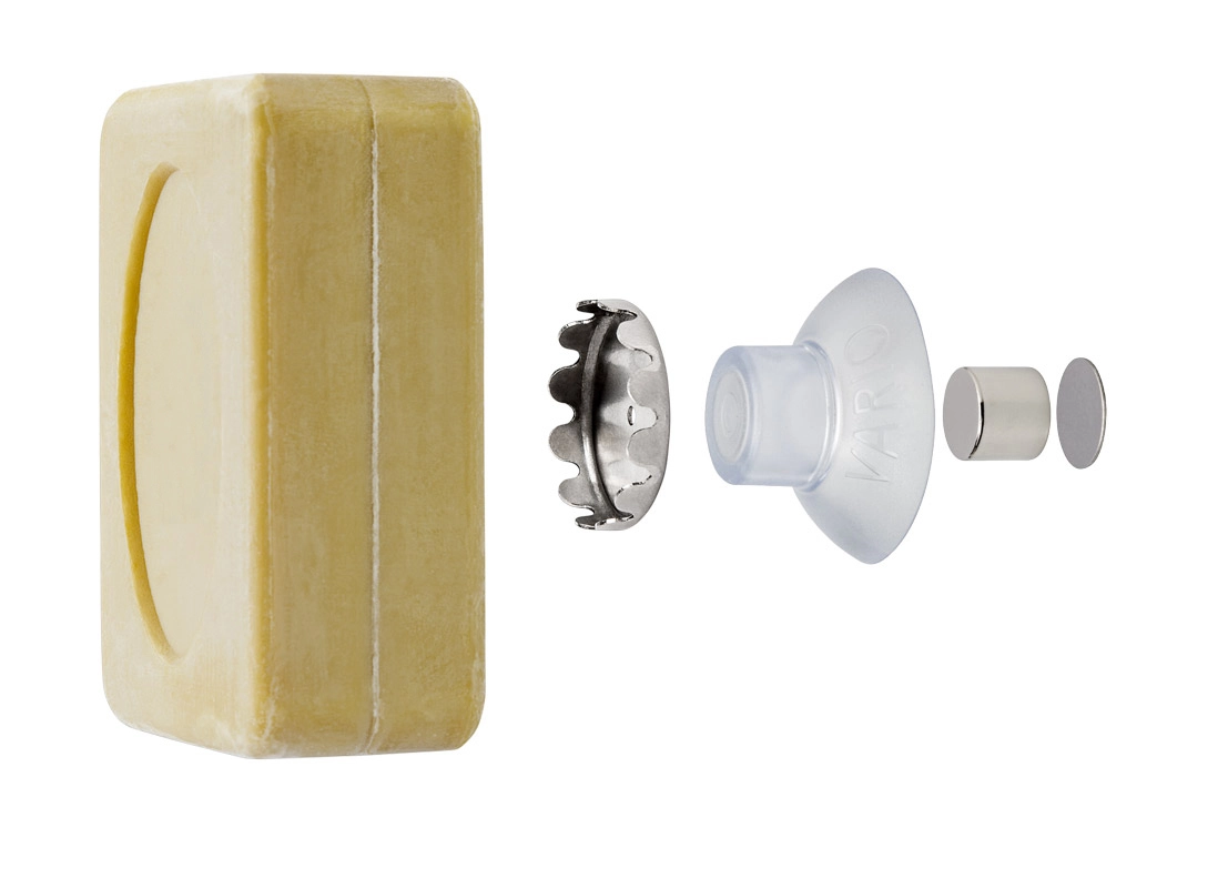 Suction cup soap holder without contact with the magnet